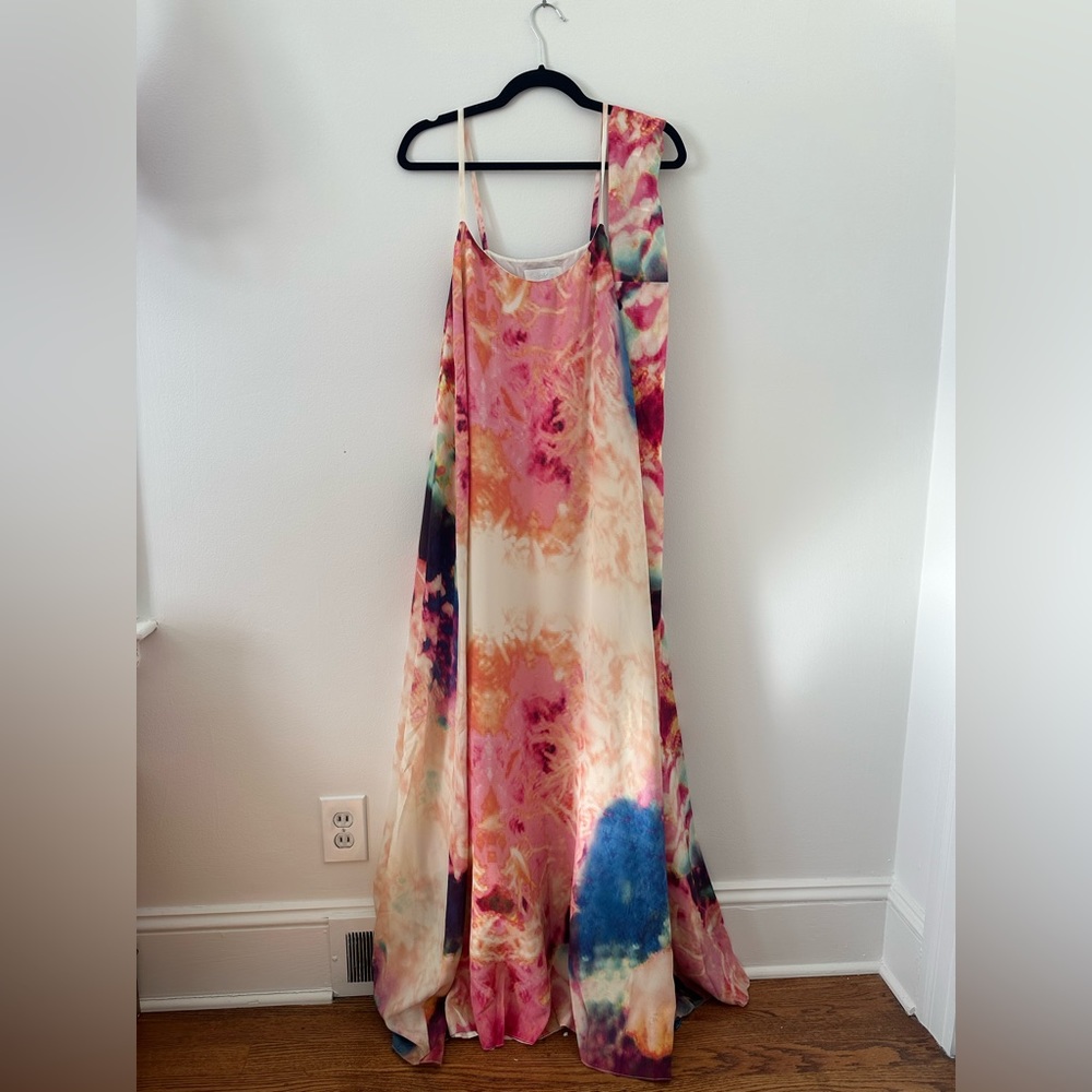 Size small watercolor floor length dress with belt austique